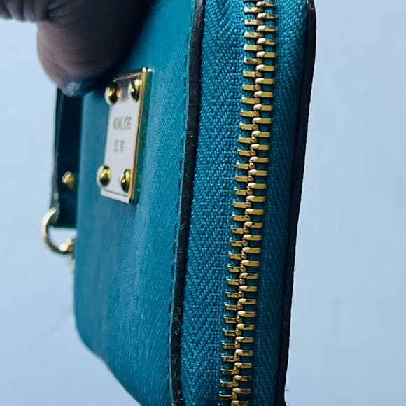 Michael Kors wristlet/wallet - Picture 7 of 10